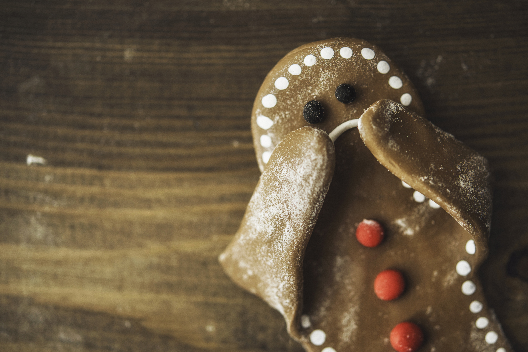 FUNIBER-sad-little-gingerbread-man-covering-his-face