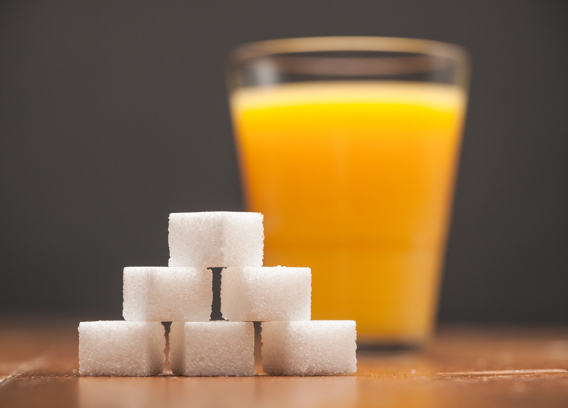FUNIBER-amounts-of-sugar-in-food-glass-of-orange-juice